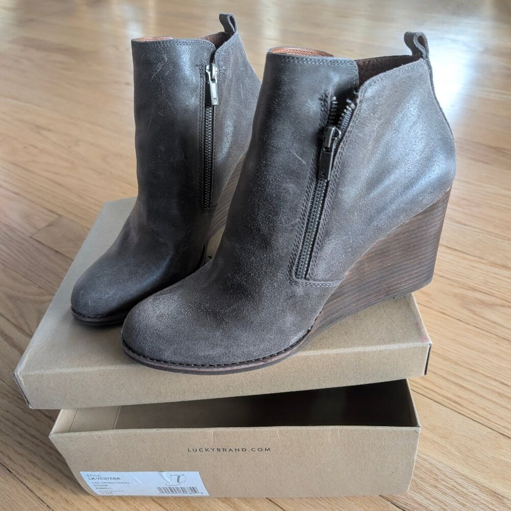 NEW Lucky Brand Yesterr Wedge Heel Booties Leather Women's 11 Ankle Boot gray